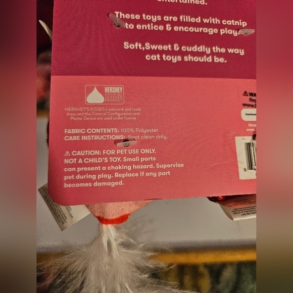 HERSHEY’S KISSES Valentine Catnip Toys 4-Pack with Feathers & Bell Pet soft toys - Picture 9 of 16
